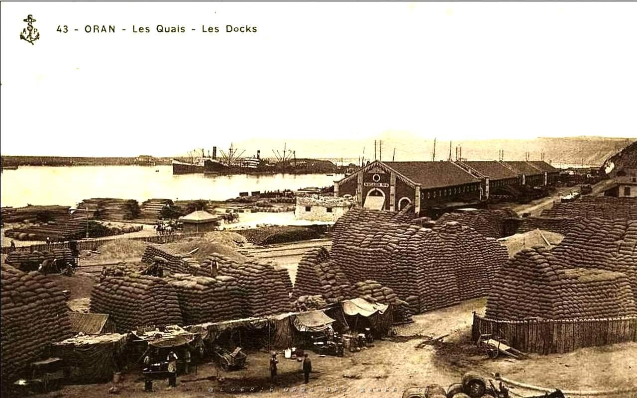 Oran- 045- travail sur les quais.jpg